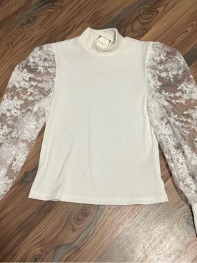 Lace Puff Sleeve Mock Neck Top in Cream
